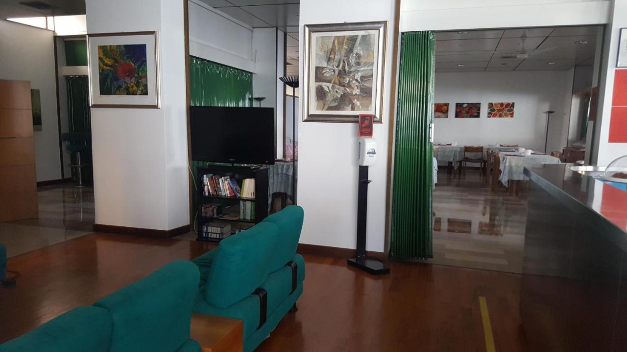 אודינה Hotel Cristallo מראה חיצוני תמונה
