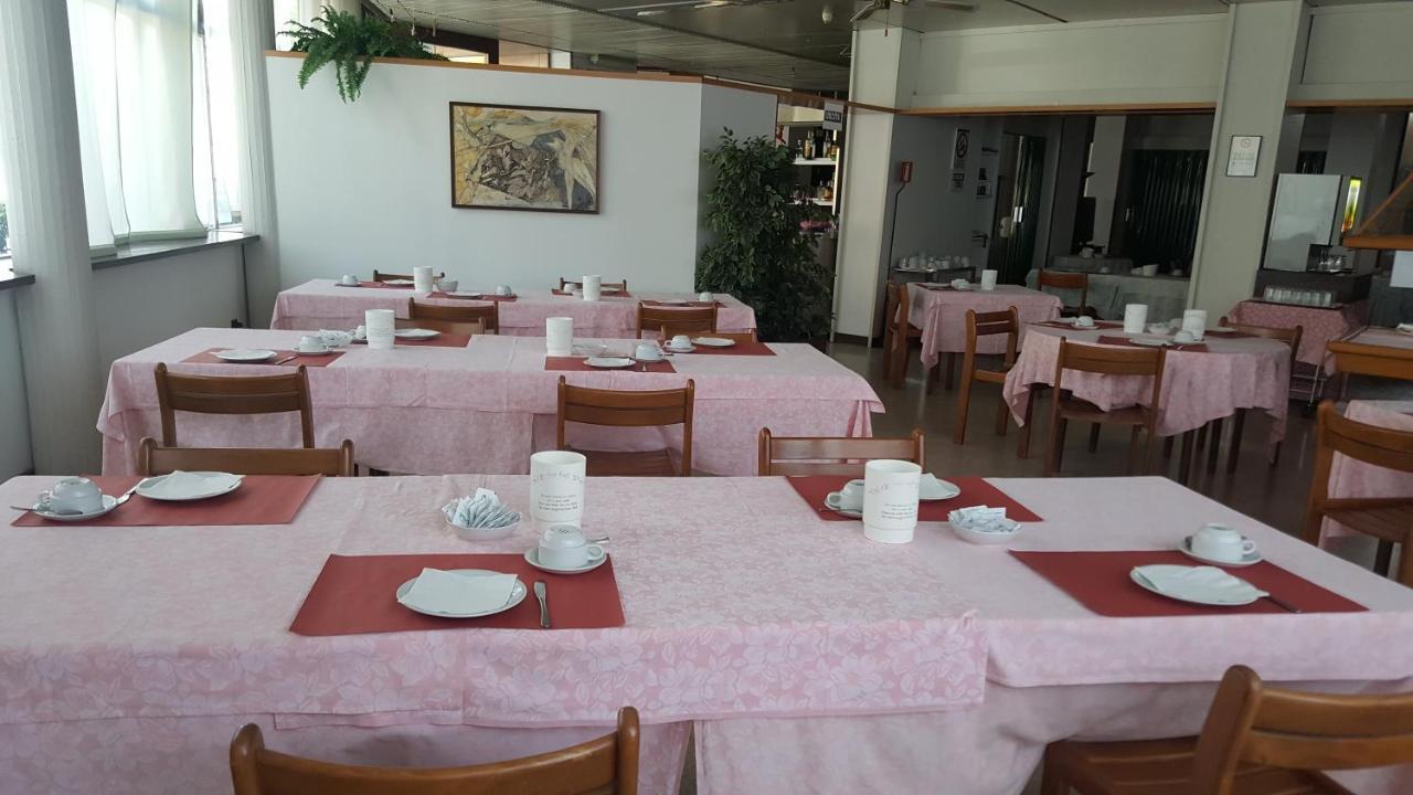 אודינה Hotel Cristallo מראה חיצוני תמונה