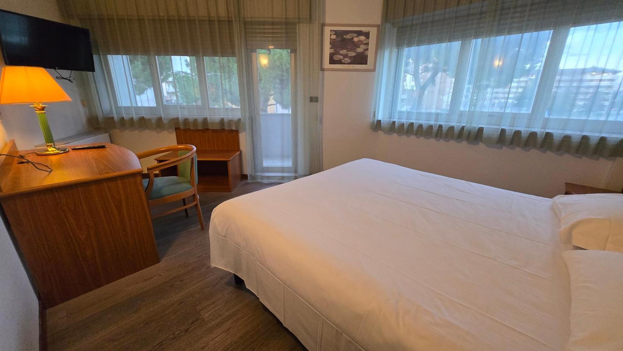 אודינה Hotel Cristallo מראה חיצוני תמונה