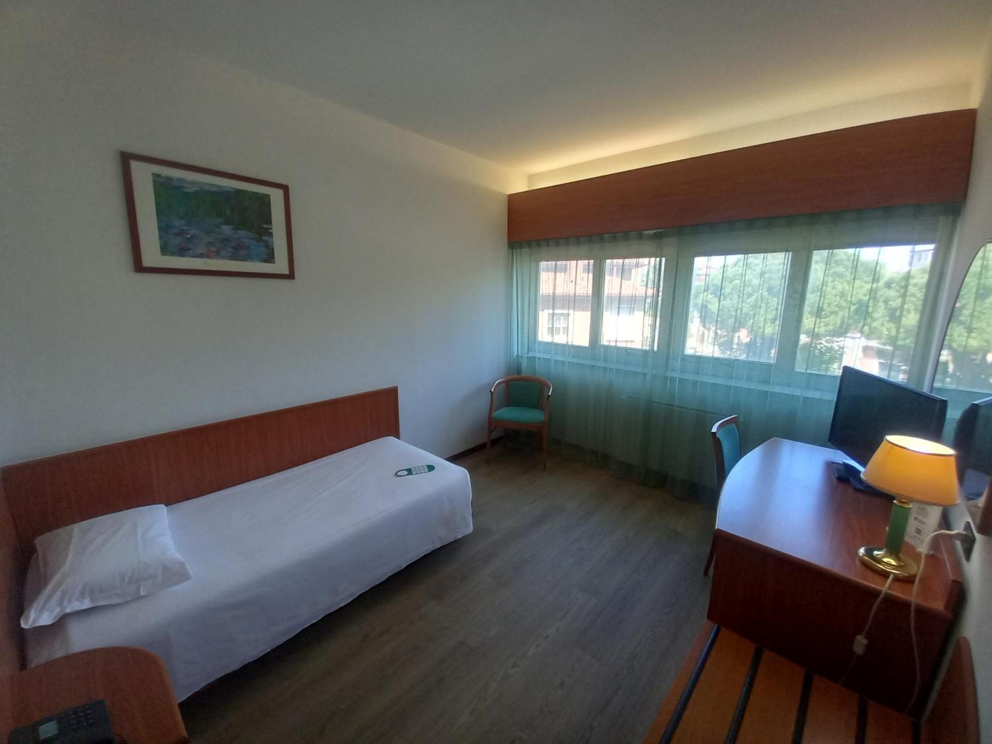 אודינה Hotel Cristallo מראה חיצוני תמונה