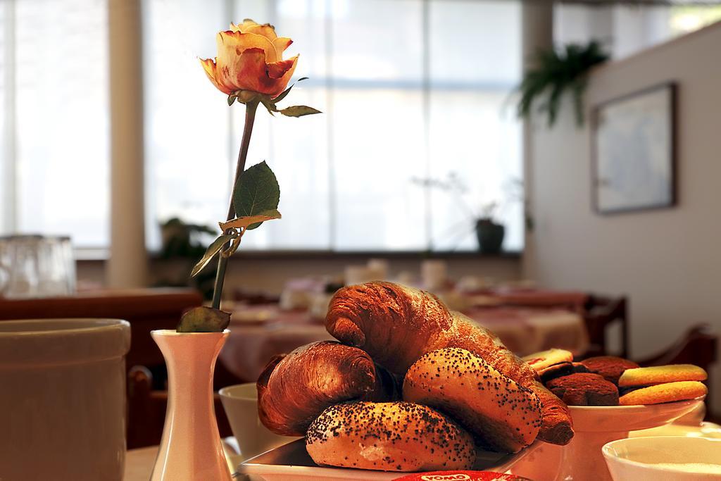 אודינה Hotel Cristallo מראה חיצוני תמונה